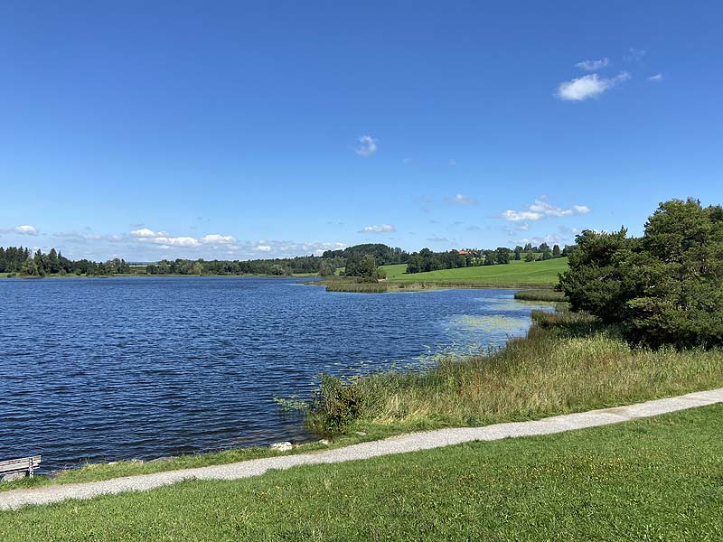 Der Badesee Sulzberger See in Sulzberg