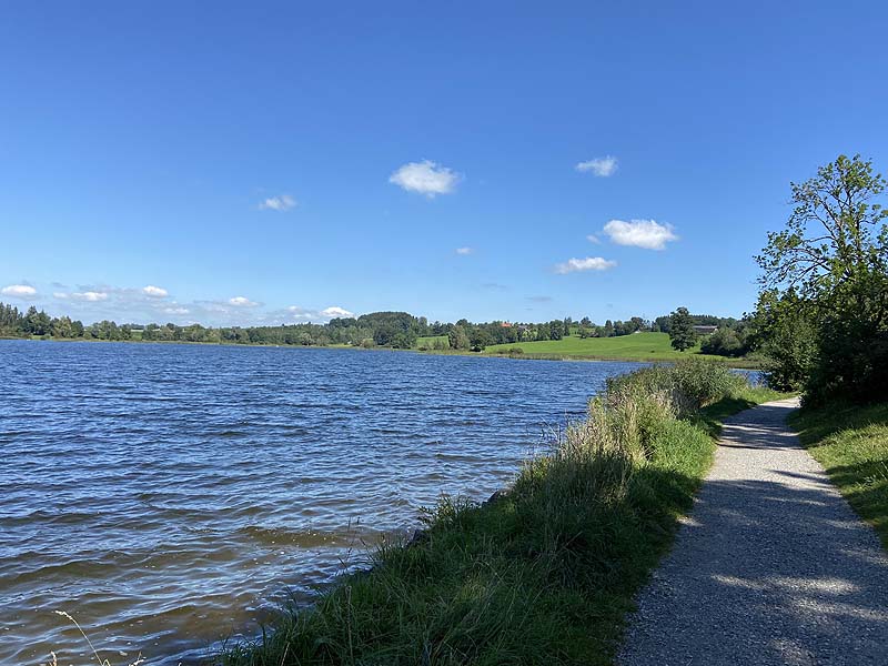 Der Badesee Sulzberger See in Sulzberg