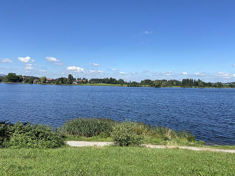 Der Badesee Sulzberger See in Sulzberg