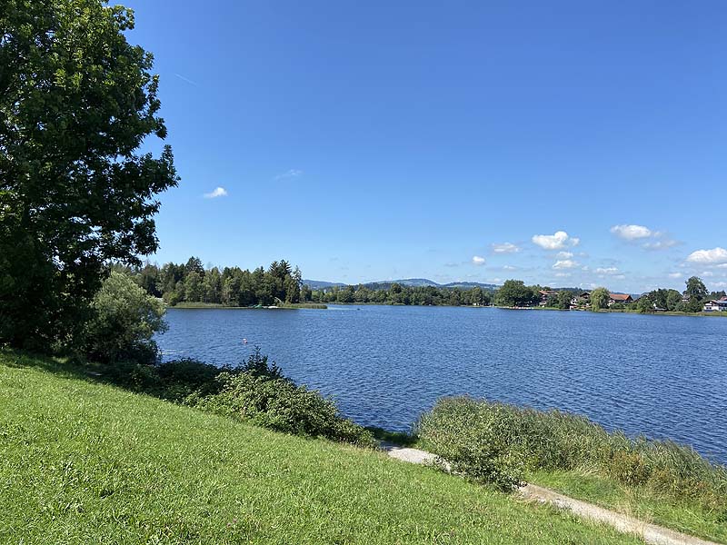 Der Badesee Sulzberger See in Sulzberg