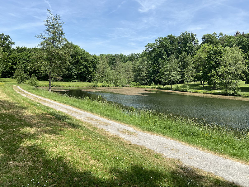 Der Badesee Tiroler Seen in Forchtenberg in Baden-Württemberg
