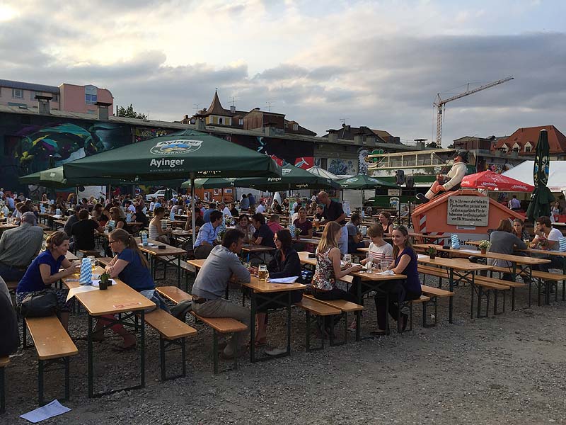 Viehhof-Kino - Großes Freiluftkino & Nachtbiergarten in München