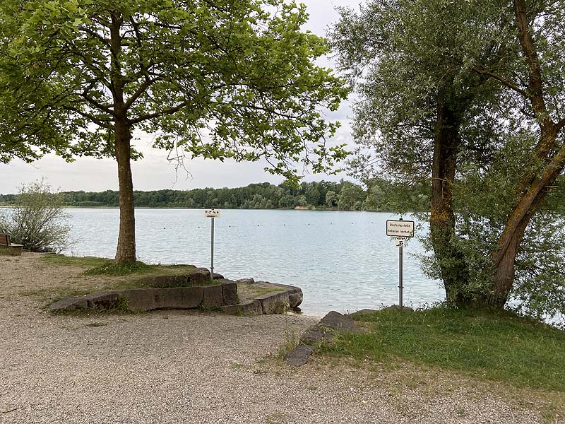 Der Badesee Waldmattensee in Lahr in Baden-Württemberg