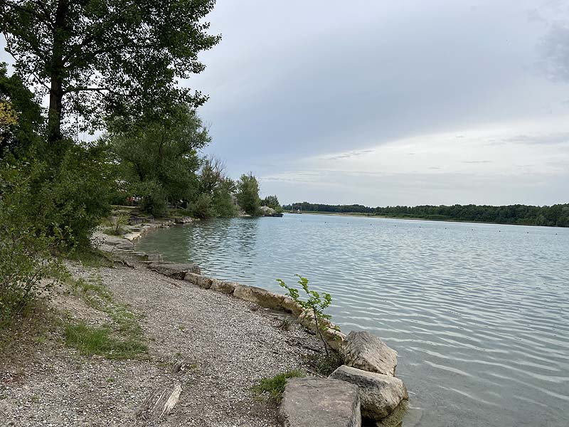 Der Badesee Waldmattensee in Lahr in Baden-Württemberg