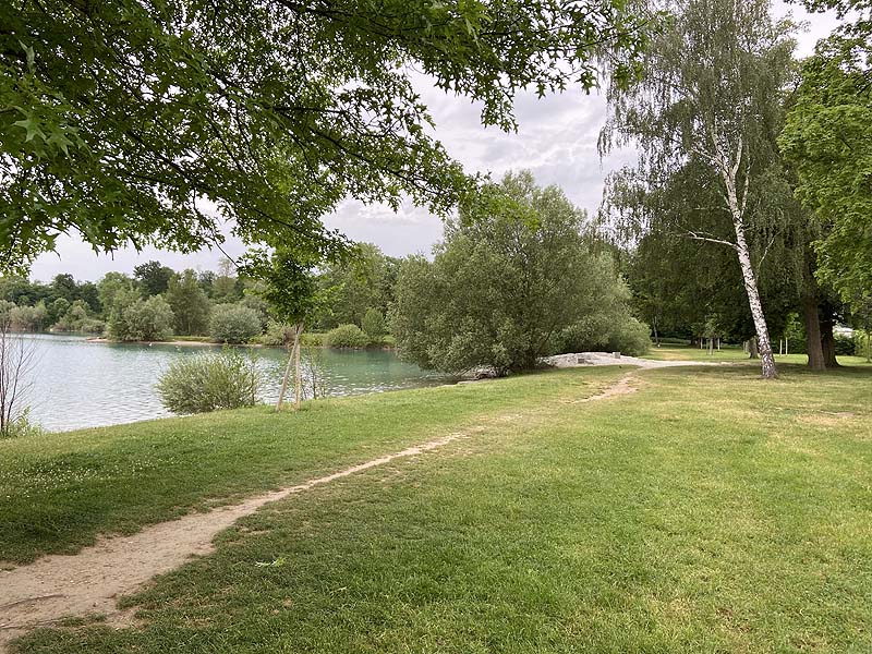 Der Badesee Waldmattensee in Lahr in Baden-Württemberg