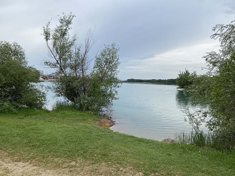Der Badesee Waldmattensee in Lahr in Baden-Württemberg