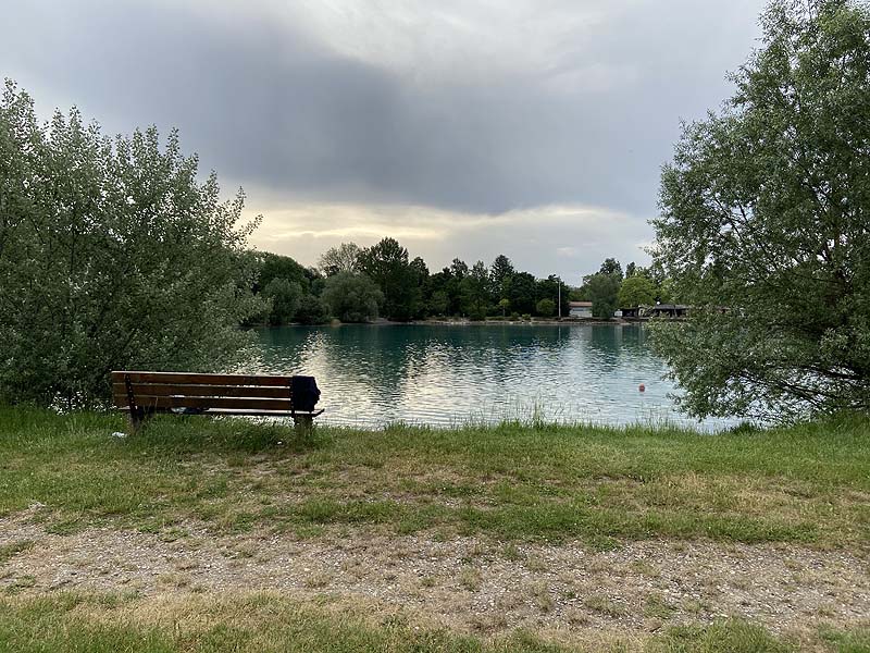 Der Badesee Waldmattensee in Lahr in Baden-Württemberg