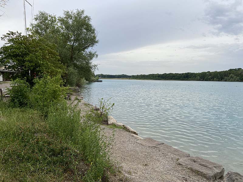 Der Badesee Waldmattensee in Lahr in Baden-Württemberg