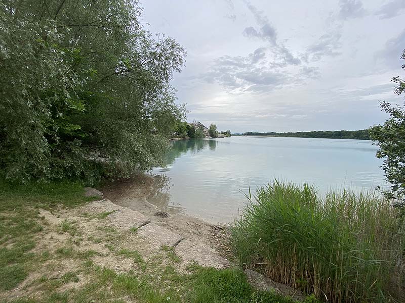 Der Badesee Waldmattensee in Lahr in Baden-Württemberg