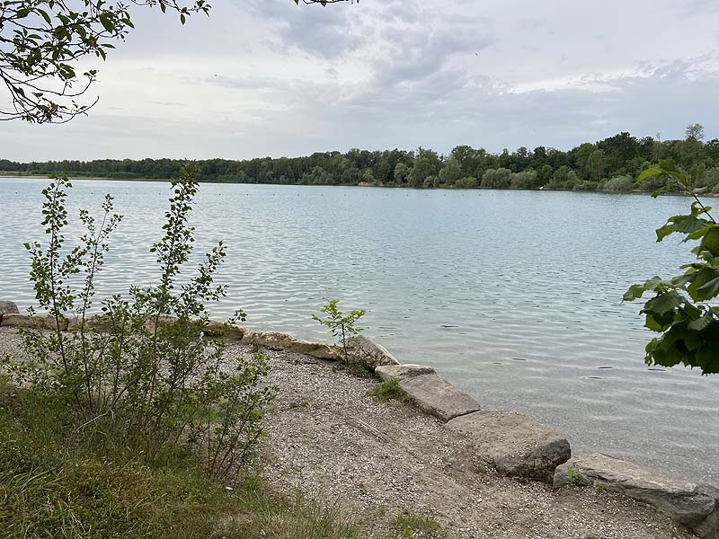 Der Badesee Waldmattensee in Lahr in Baden-Württemberg