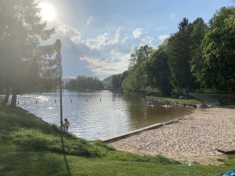 Der Badesee Waldsee in Fornsbach in Baden-Württemberg