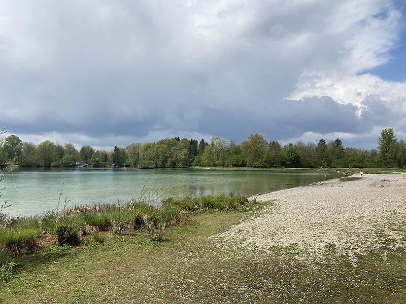 Der Badesee Weitmannsee bei Augsburg