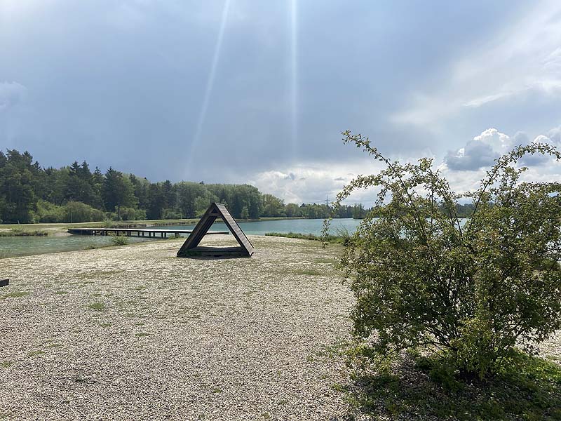 Der Badesee Weitmannsee bei Augsburg