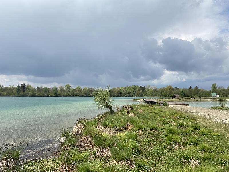 Der Badesee Weitmannsee bei Augsburg