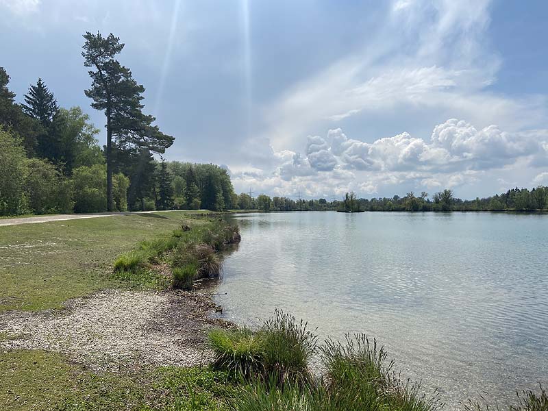 Der Badesee Weitmannsee bei Augsburg