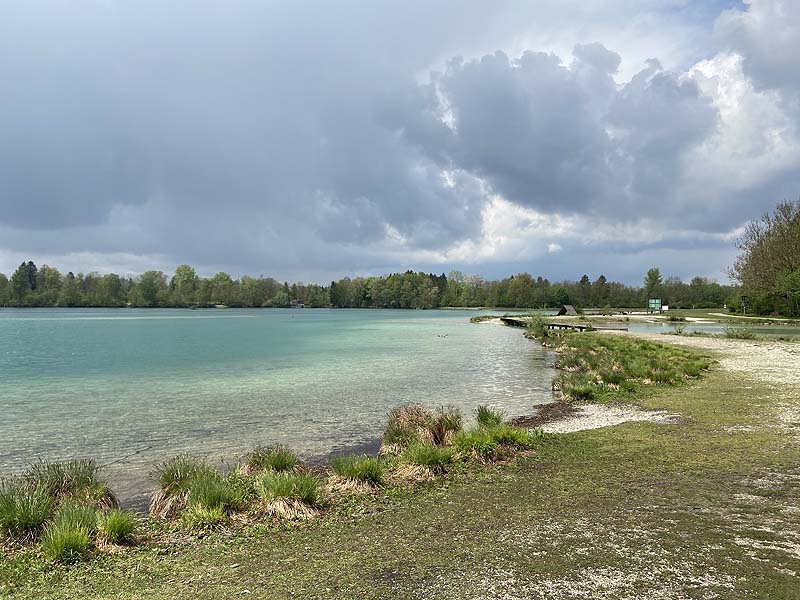 Der Badesee Weitmannsee bei Augsburg