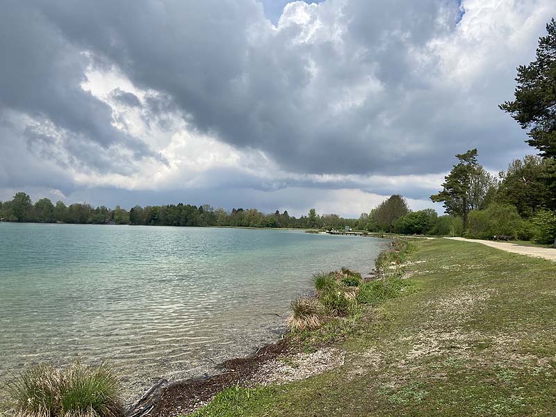 Der Badesee Weitmannsee bei Augsburg