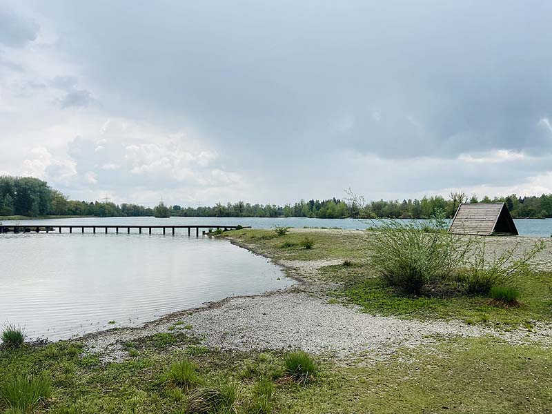 Der Badesee Weitmannsee bei Augsburg