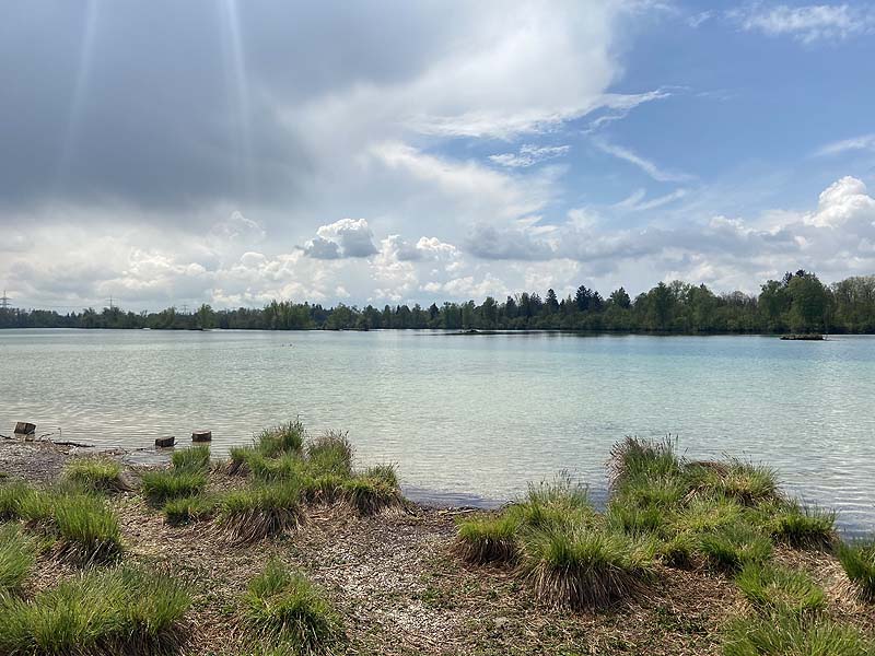 Der Badesee Weitmannsee bei Augsburg