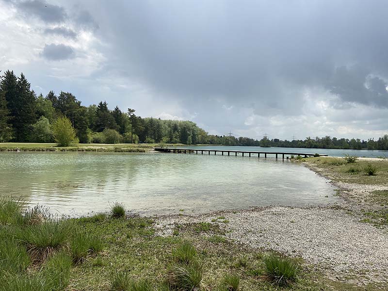 Der Badesee Weitmannsee bei Augsburg