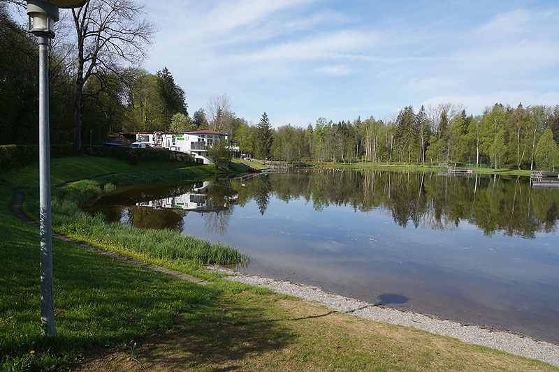 Der Badesee Ziegelweiher in Ochsenhausen