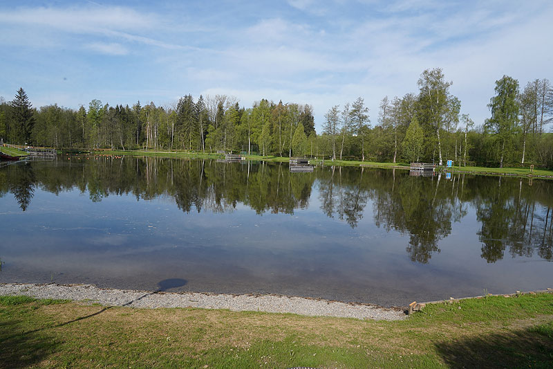 Der Badesee Ziegelweiher in Ochsenhausen