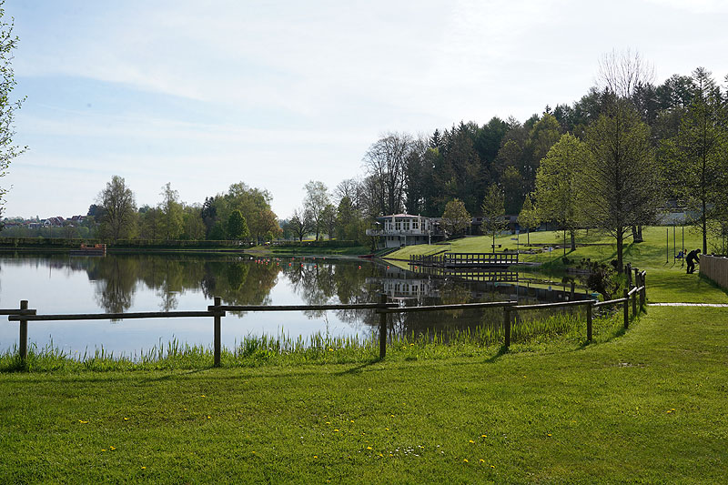 Der Badesee Ziegelweiher in Ochsenhausen