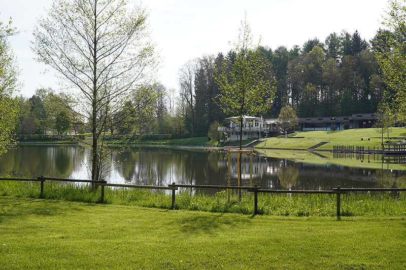 Der Badesee Ziegelweiher in Ochsenhausen