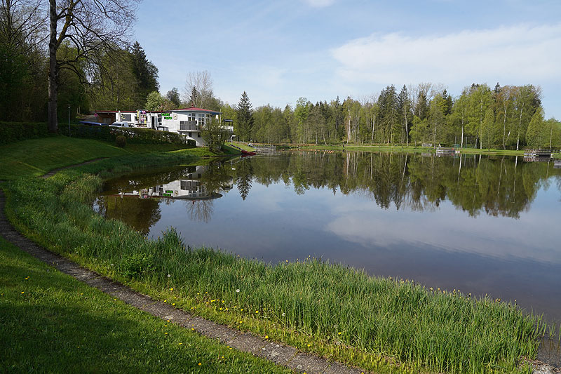 Der Badesee Ziegelweiher in Ochsenhausen